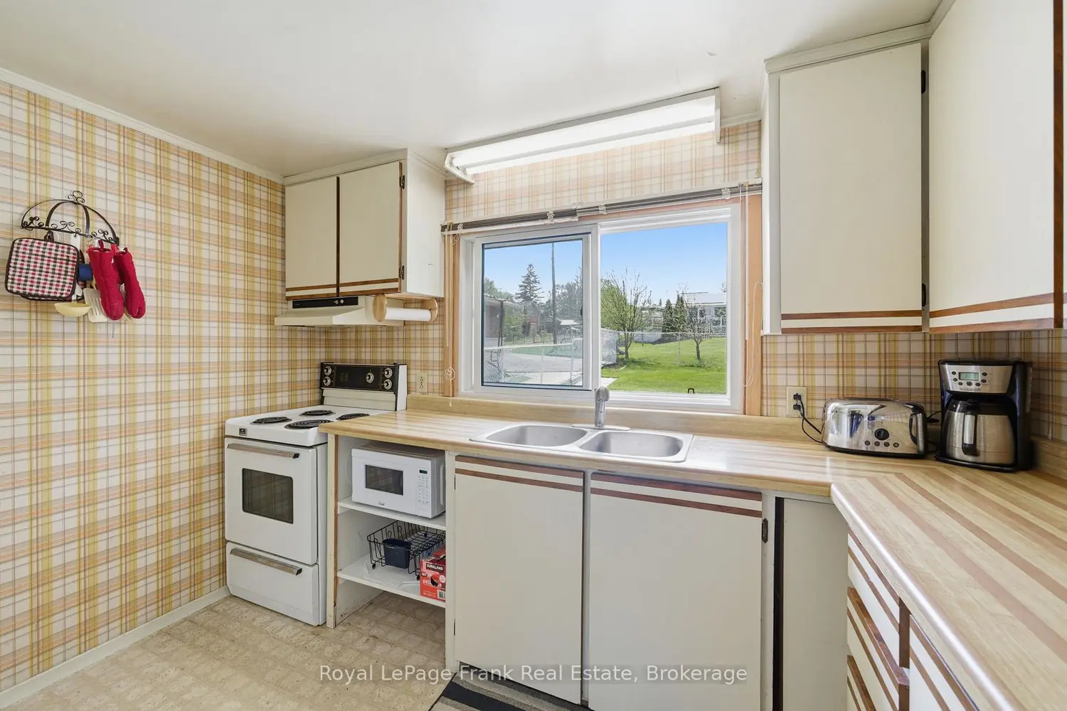 54 Butternut Drive photo 4