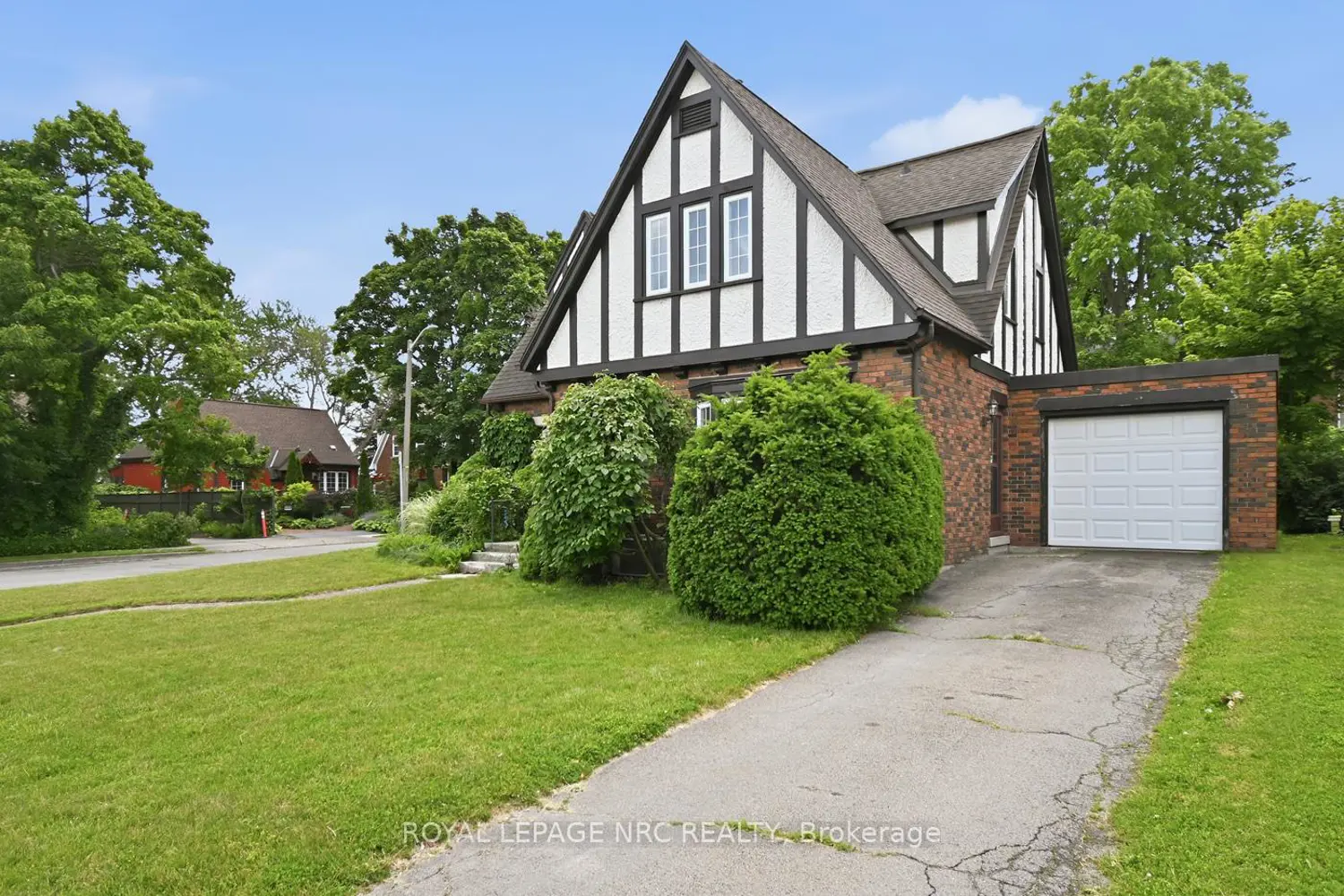 6040 Latshaw Street photo 2