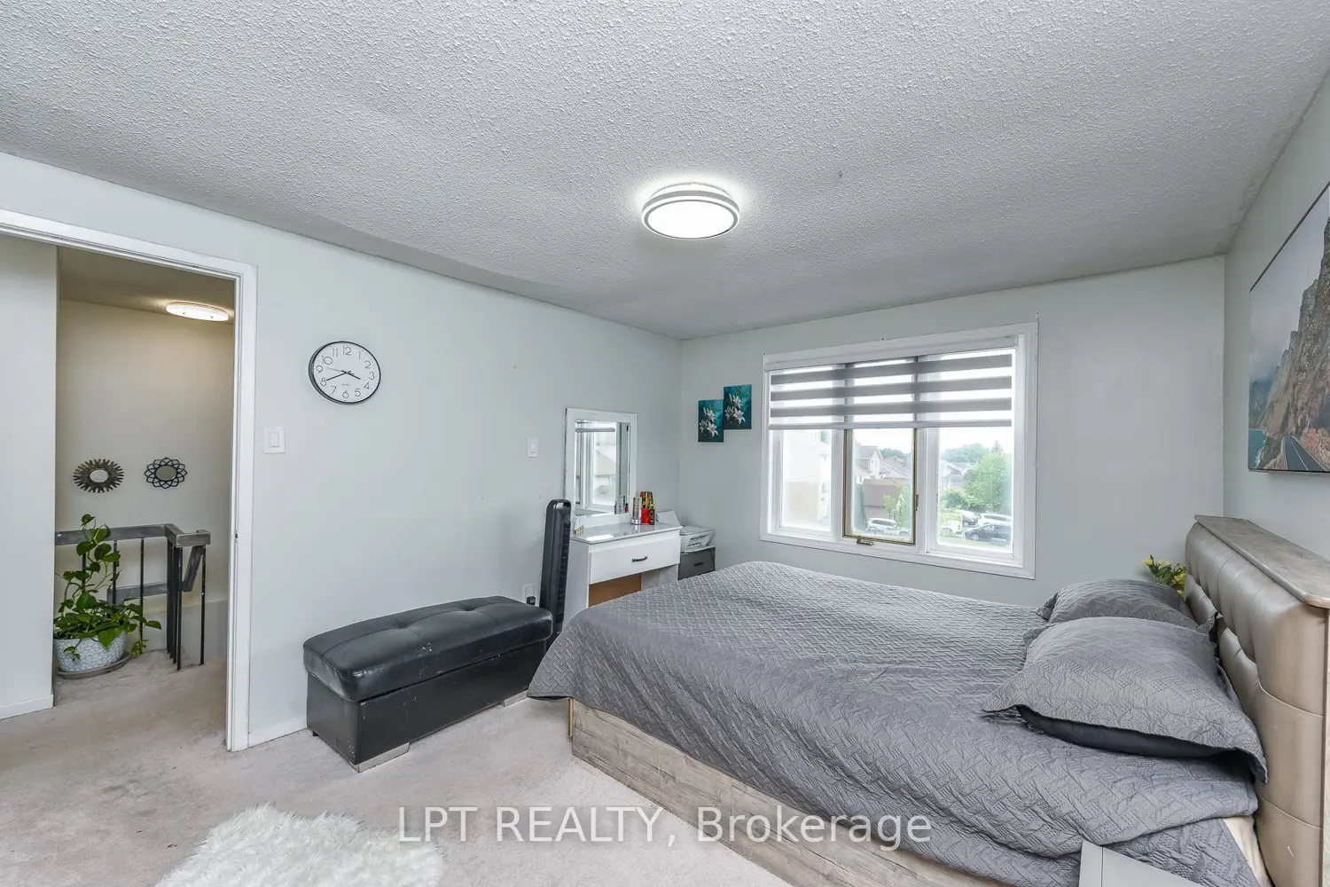 54 Nottawasaga Crescent photo 5