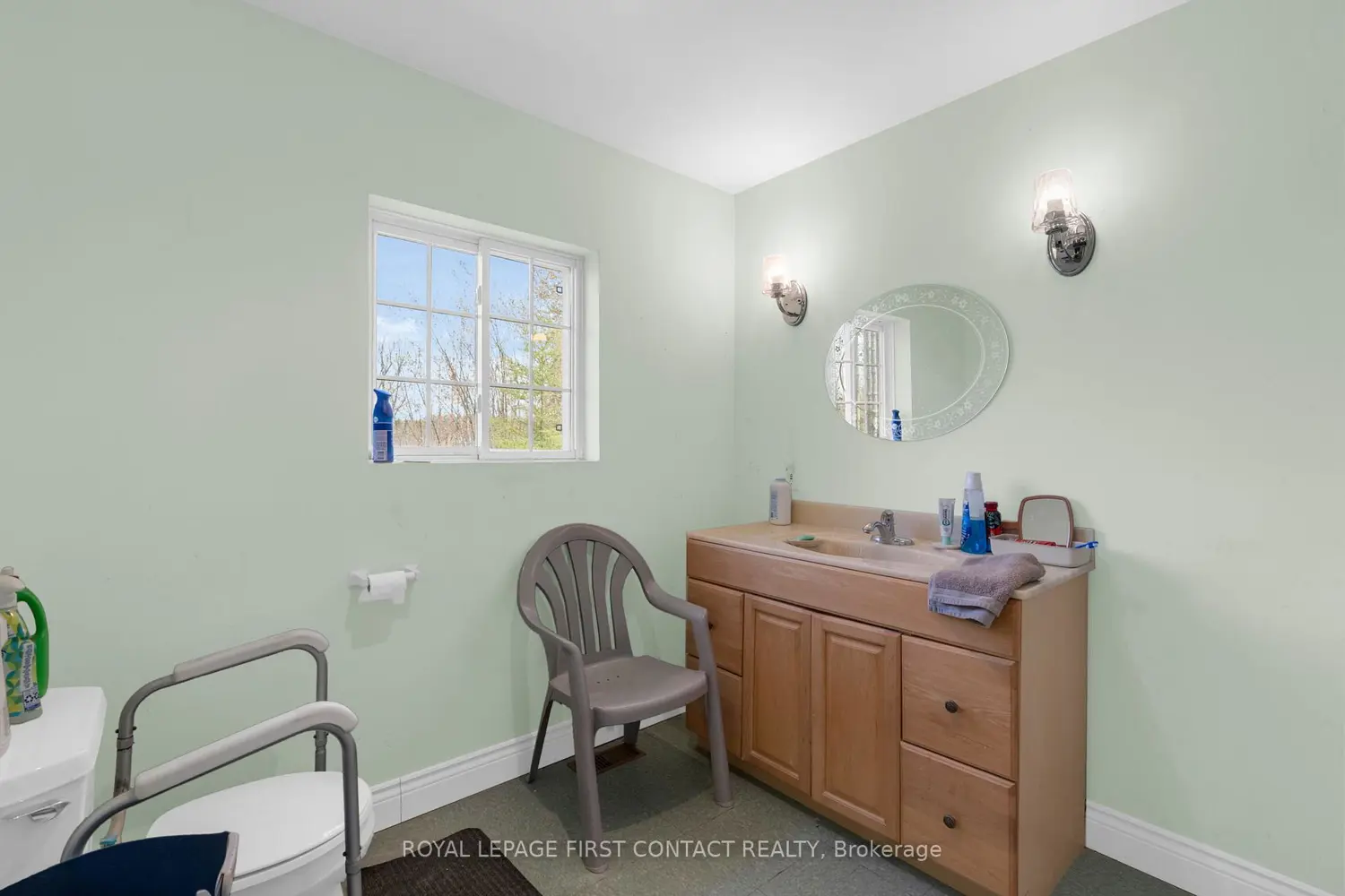 2228 Monck Road photo 3