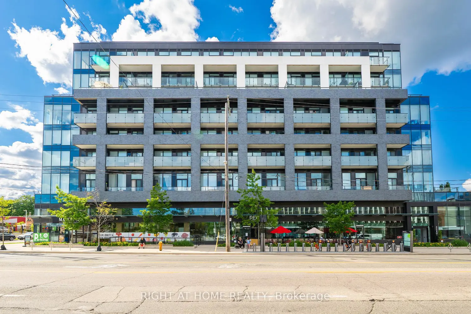 4208 Dundas Street 414