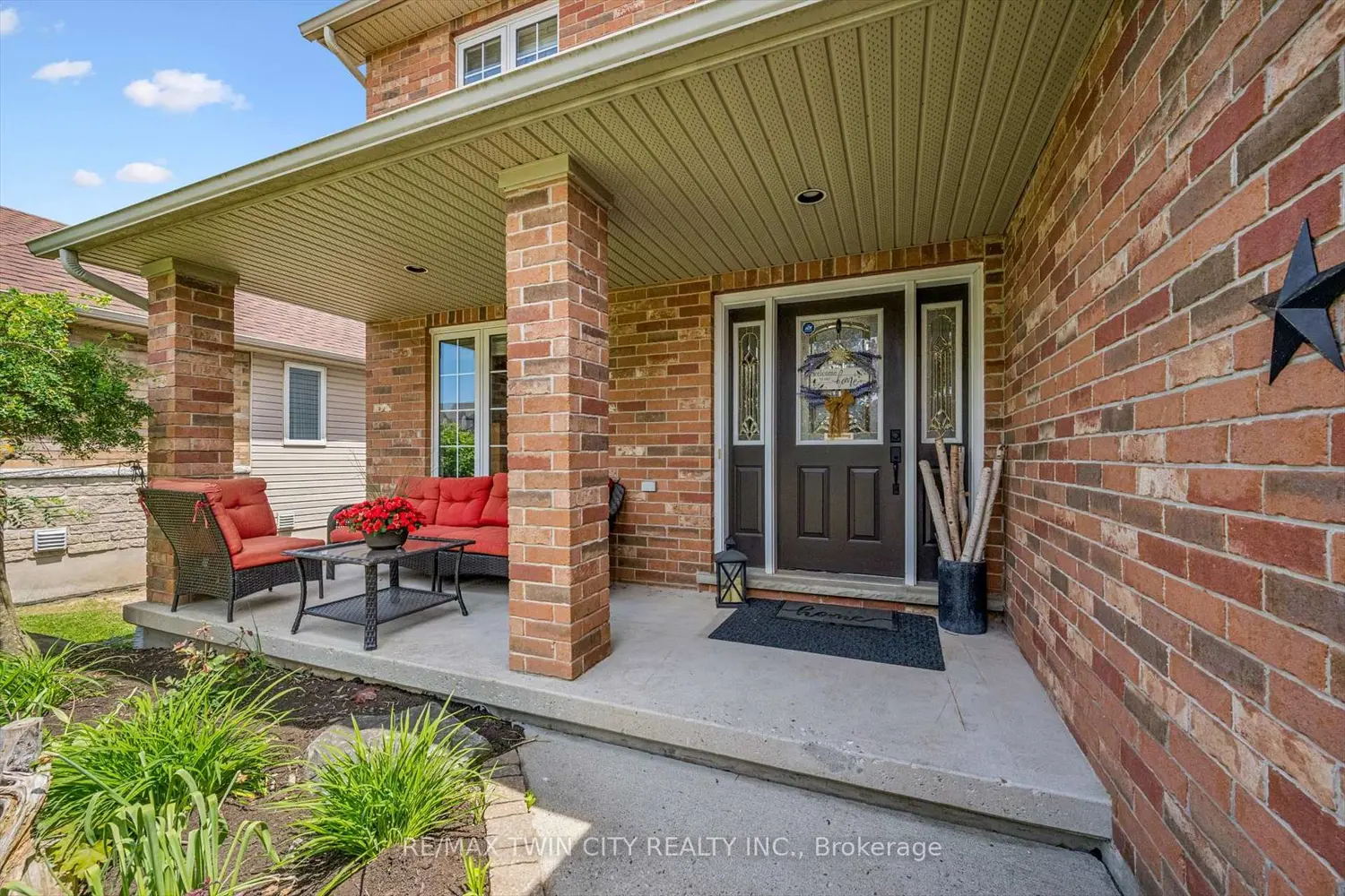 15 Zinkann Crescent photo 2