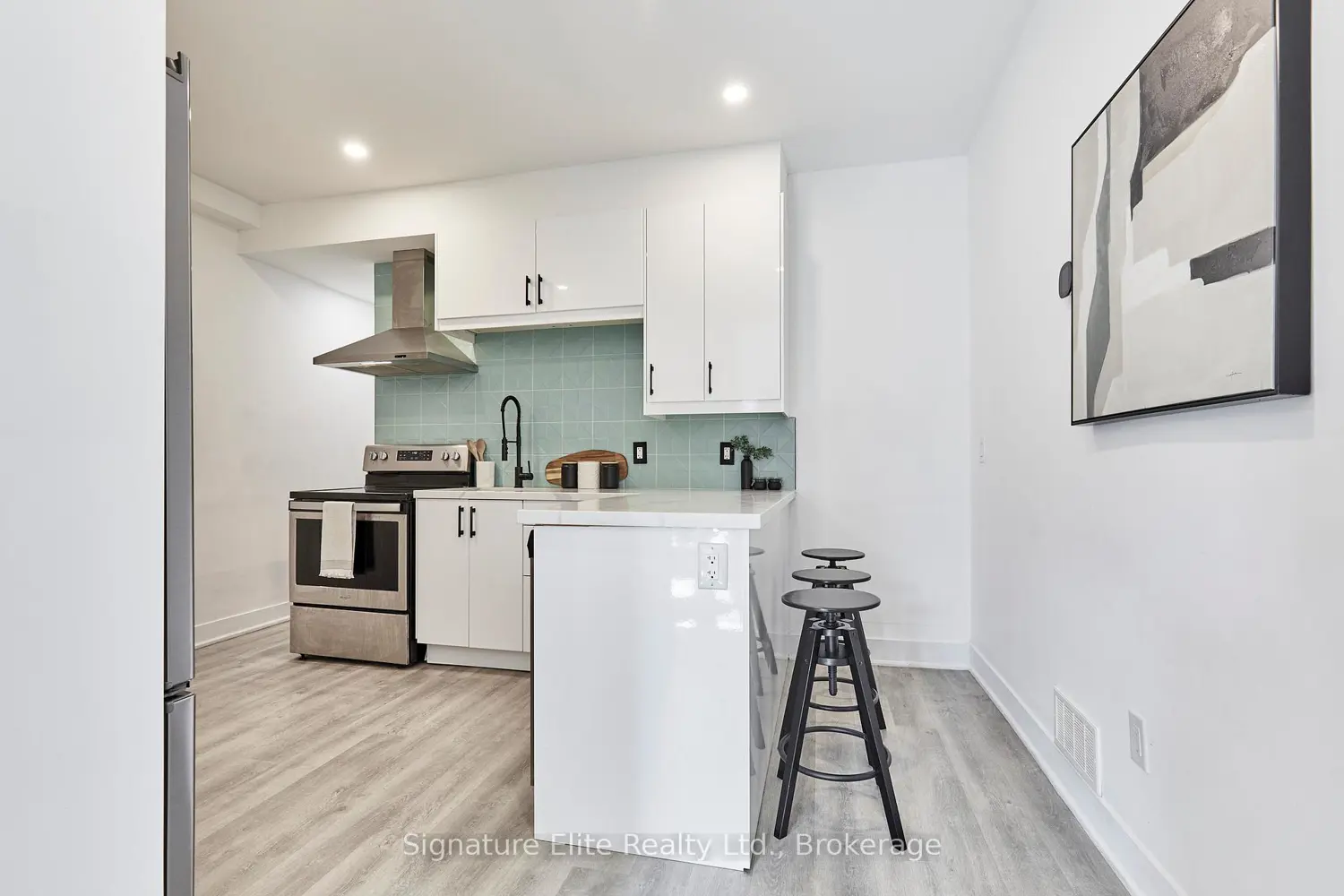 154 Mulock Avenue photo 5
