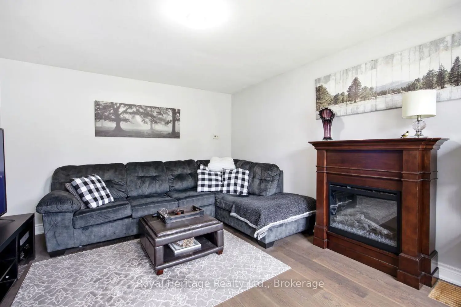 96 Oakes Avenue photo 4