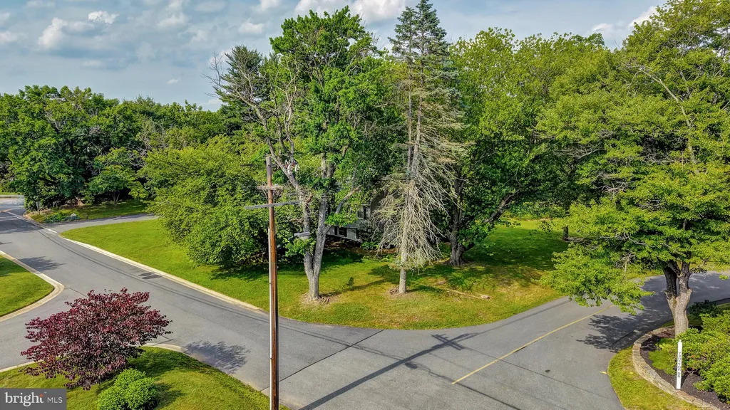 102 Meriden Drive, Hockessin, DE 19707