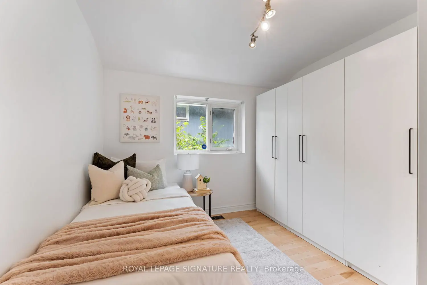 279 Birkdale Road photo 2