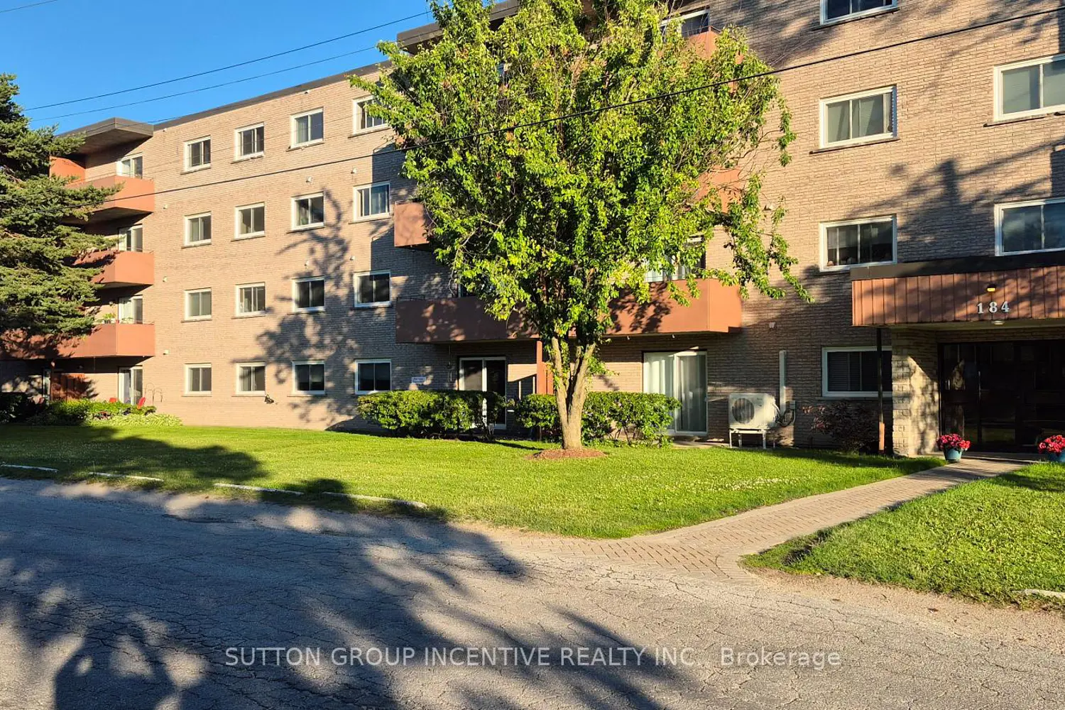 184 Eighth Street 206
