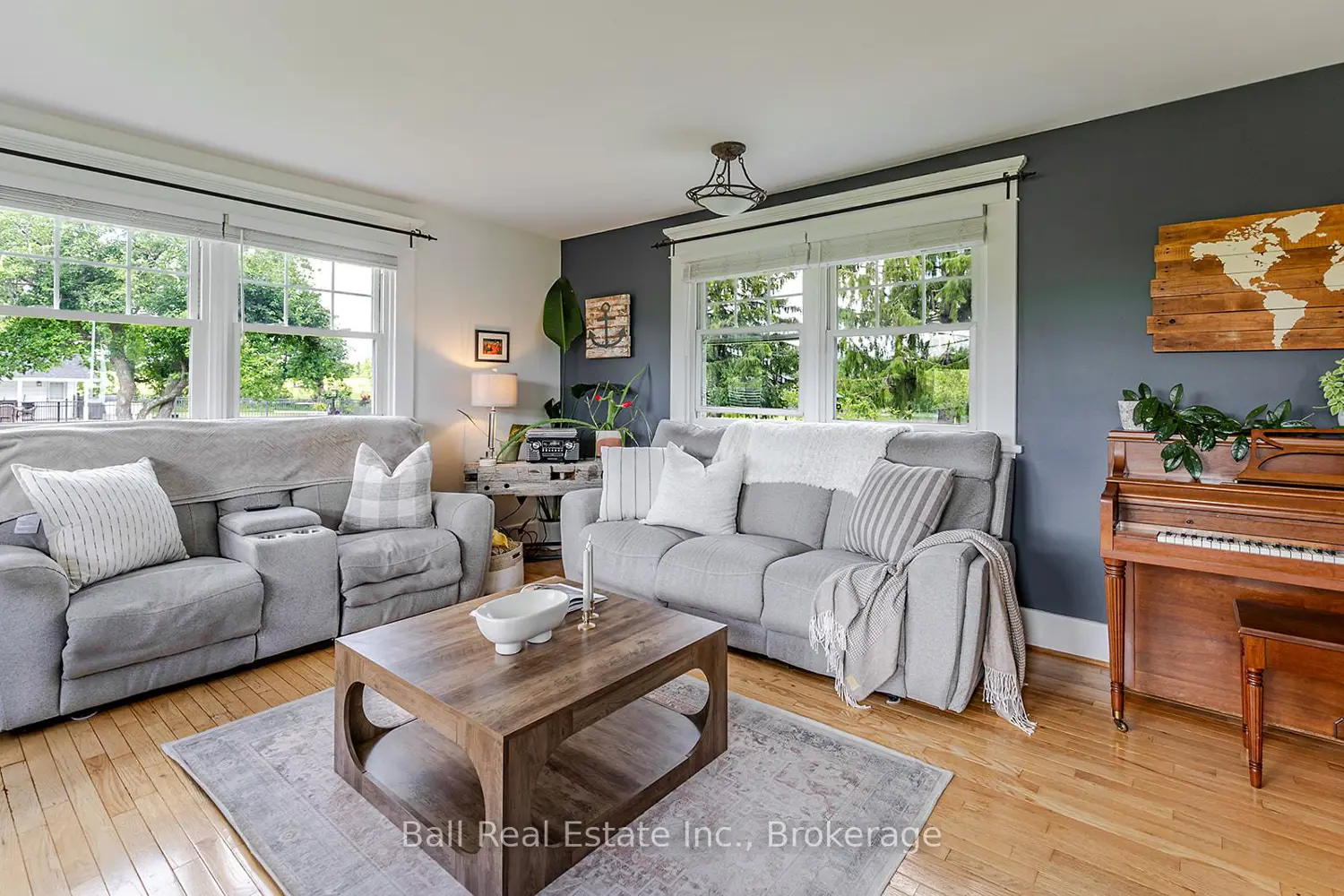 734 Tara Road photo 4