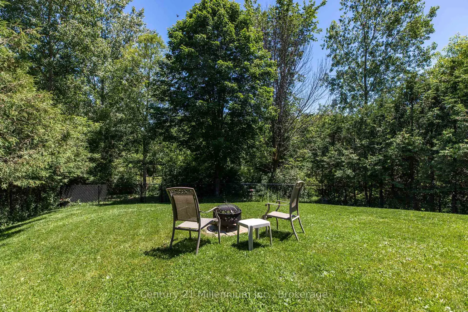 2625 9Th Avenue photo 4