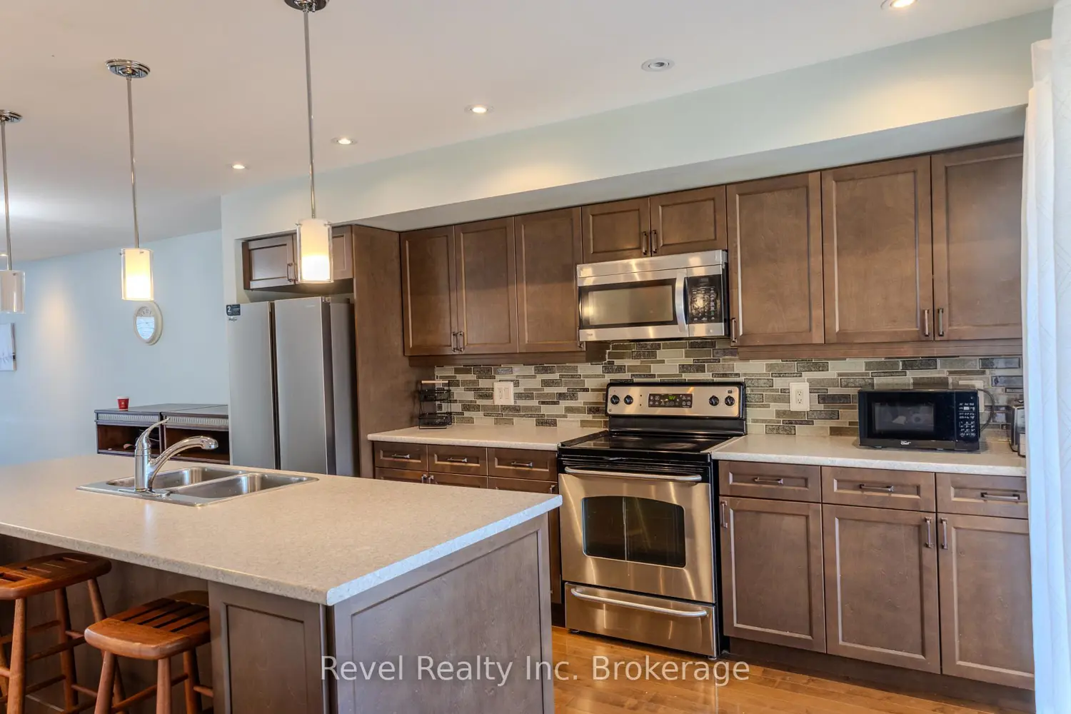 156 Greenwood Avenue photo 4