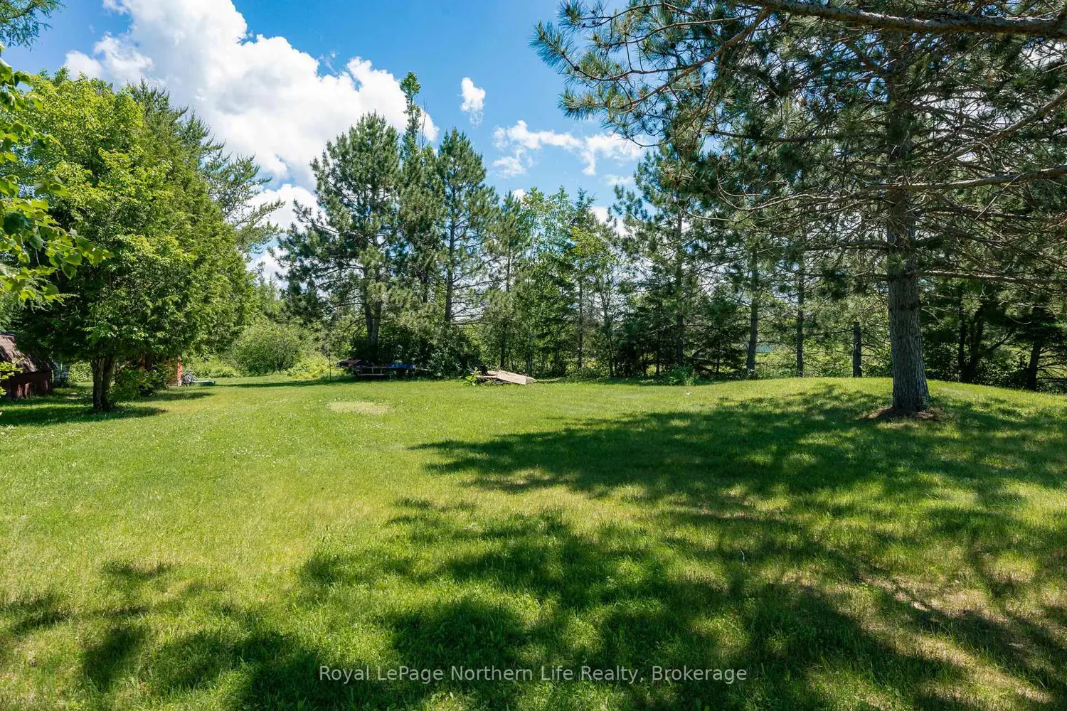 273 Derland Road photo 2