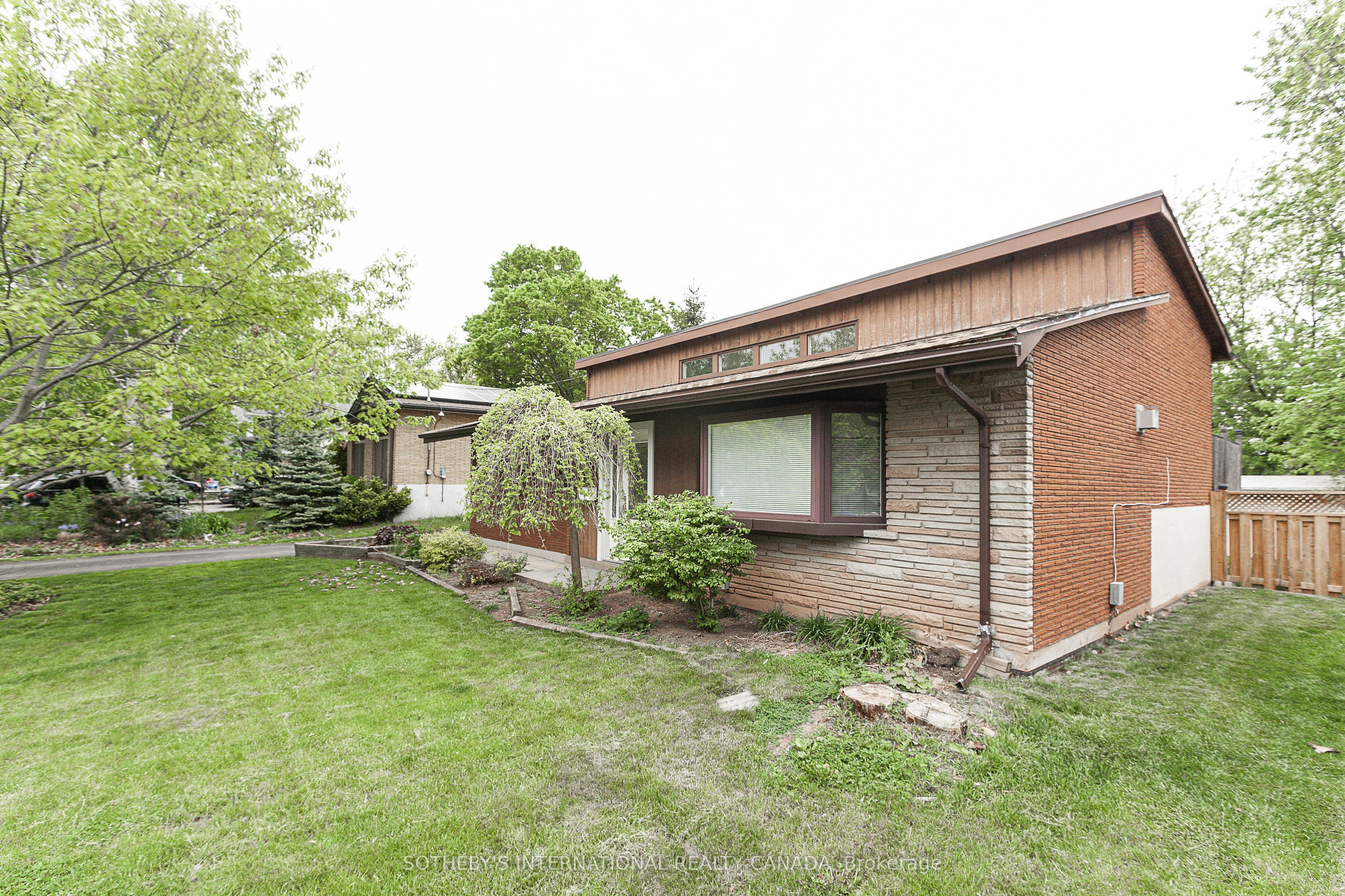 339 Bevan Drive, Burlington, ON, L7L 4L3 photo 3