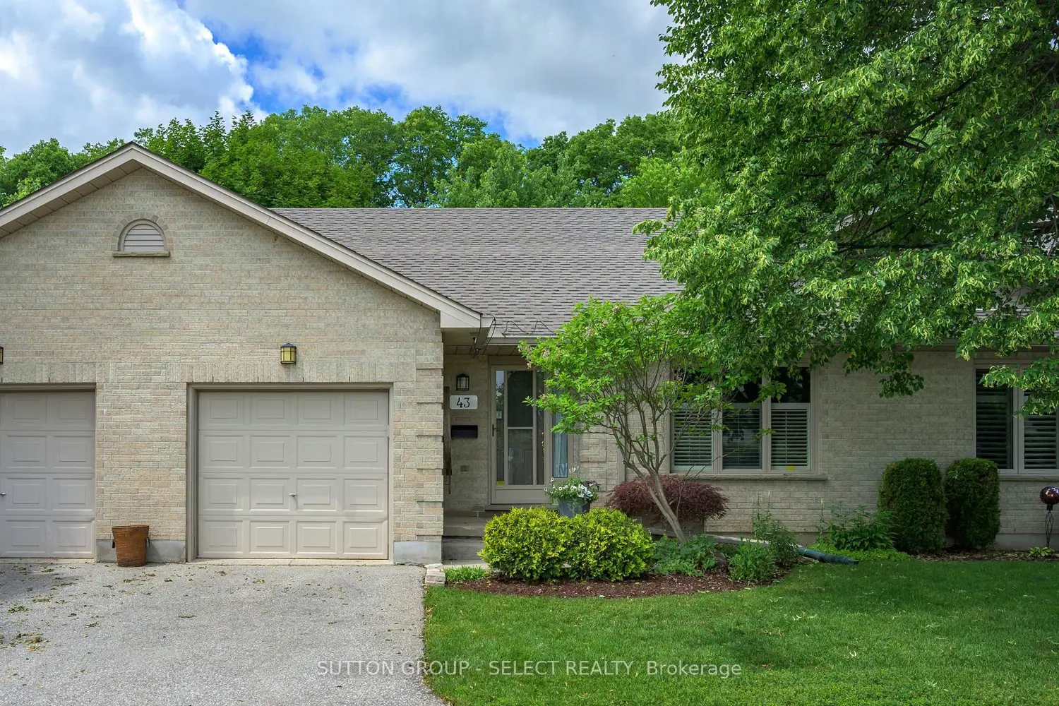 99 Edgevalley Road 43