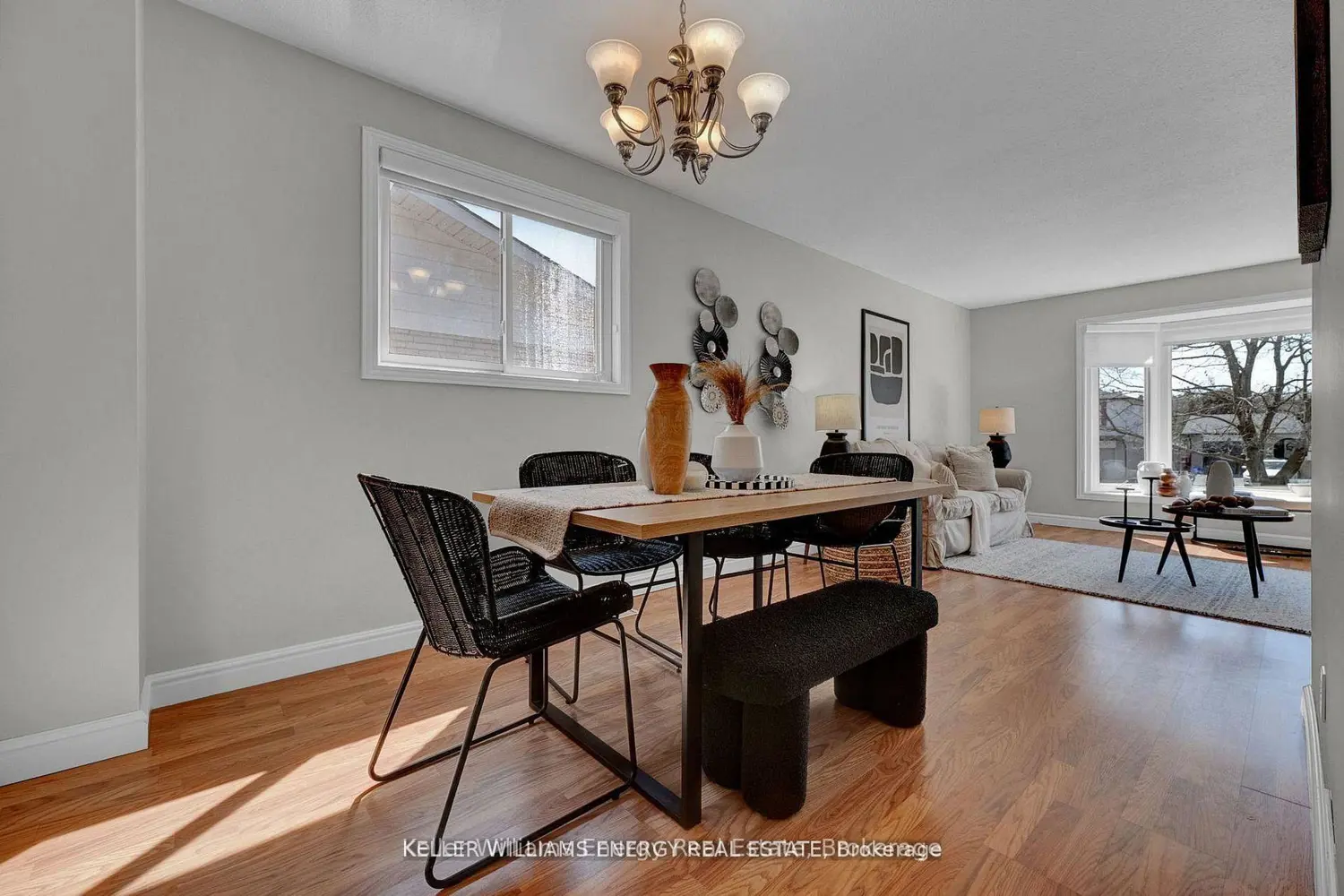 693 Waverly Street photo 4