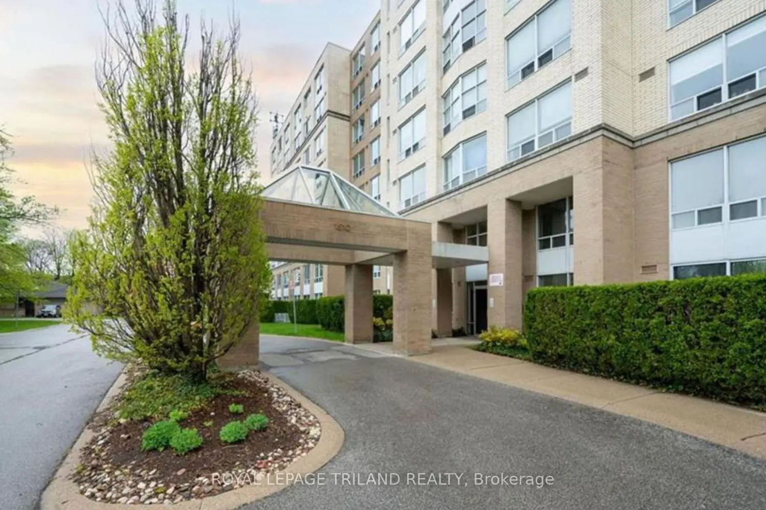 1510 Richmond Street 404 photo 2