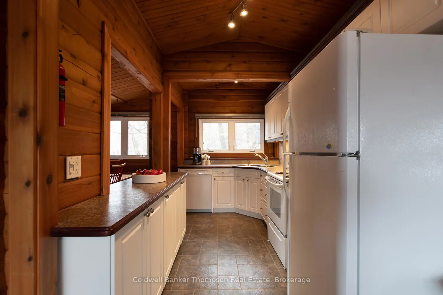 1802 Valley Road photo 2