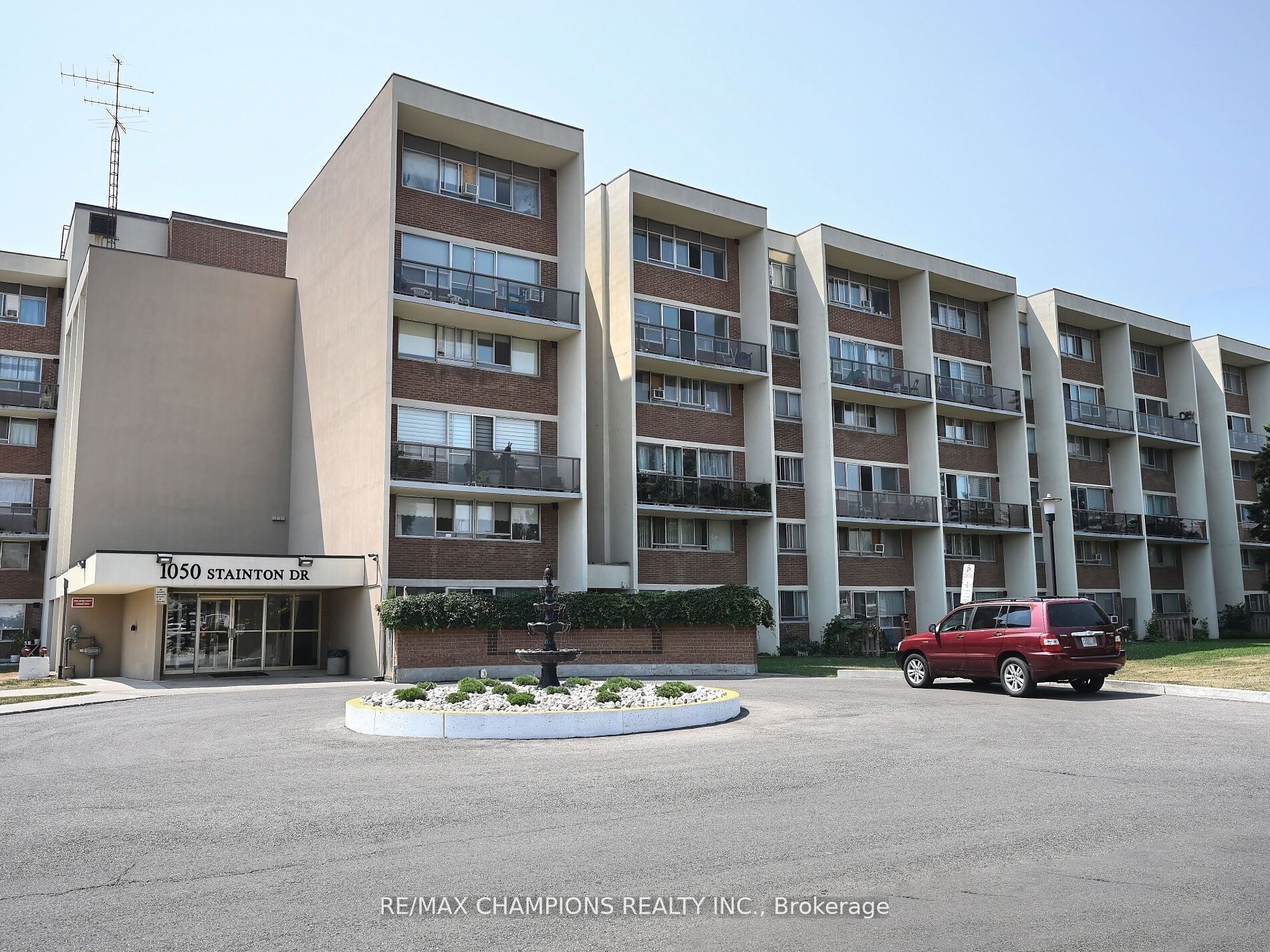 112-1050 Stainton Drive E, Mississauga, ON, L5C 2T7