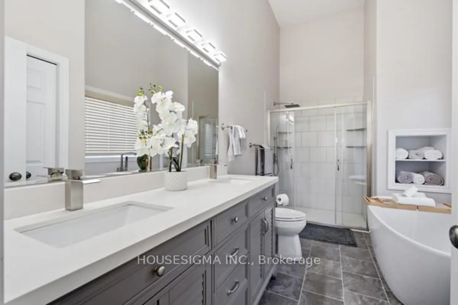 28 Roth Avenue photo 5
