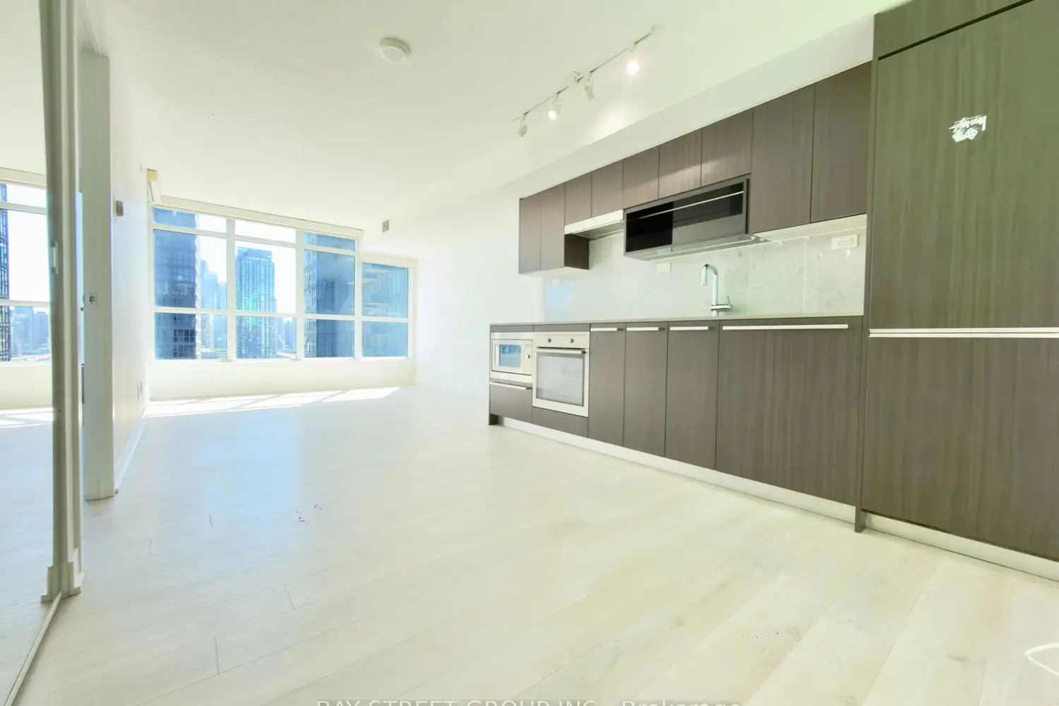 80 Queens Wharf Road 2007 photo 5