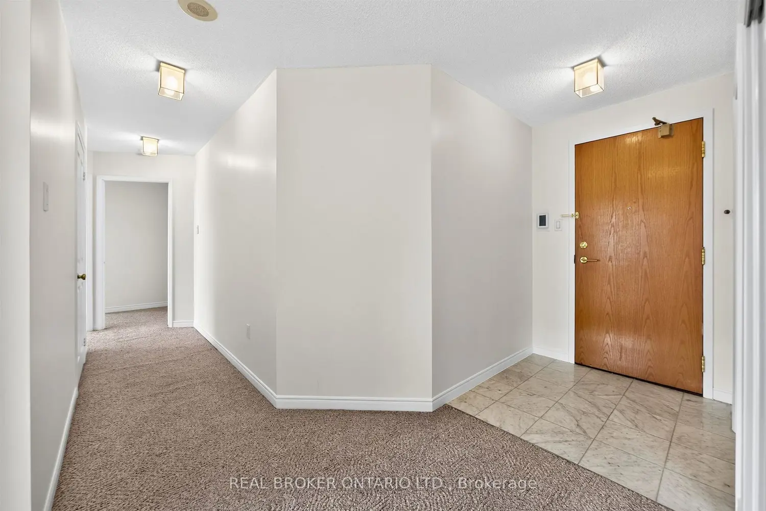 7250 Yonge Street 501 photo 2