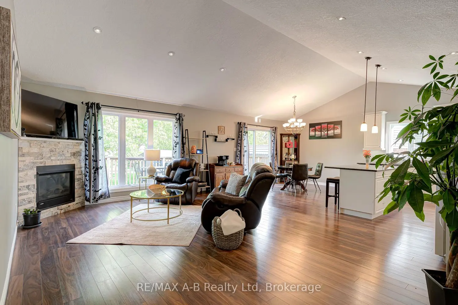 79 Sylvia Street photo 3