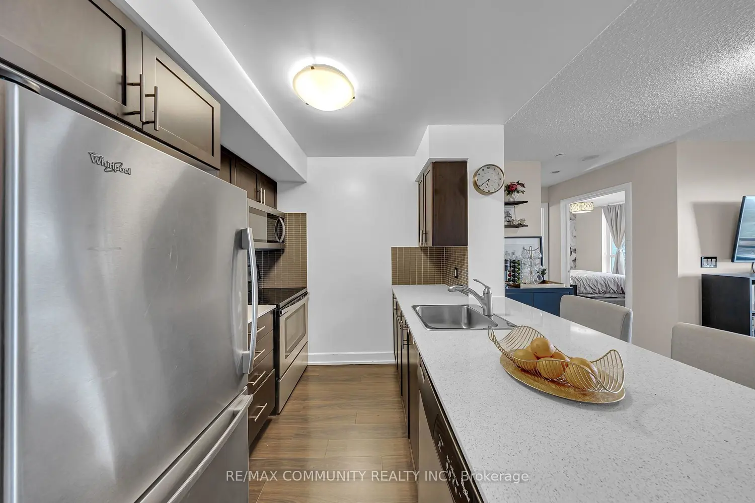 2 Eva Road 1227 photo 3