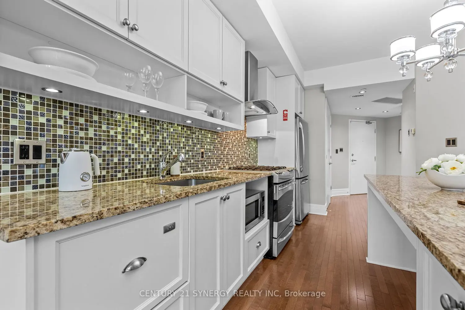 808 Bronson Avenue 312 photo 5