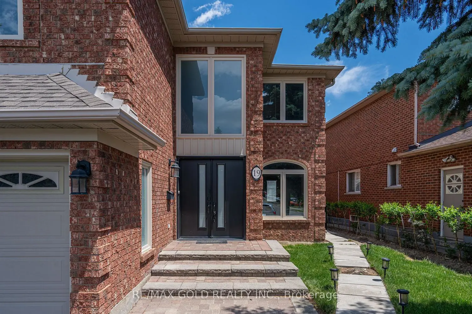 19 Eagleridge Drive photo 2