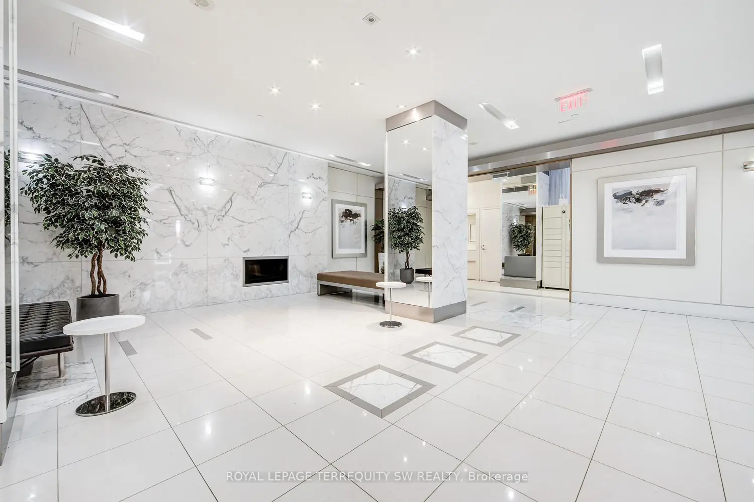 500 St Clair Avenue 1702 photo 4