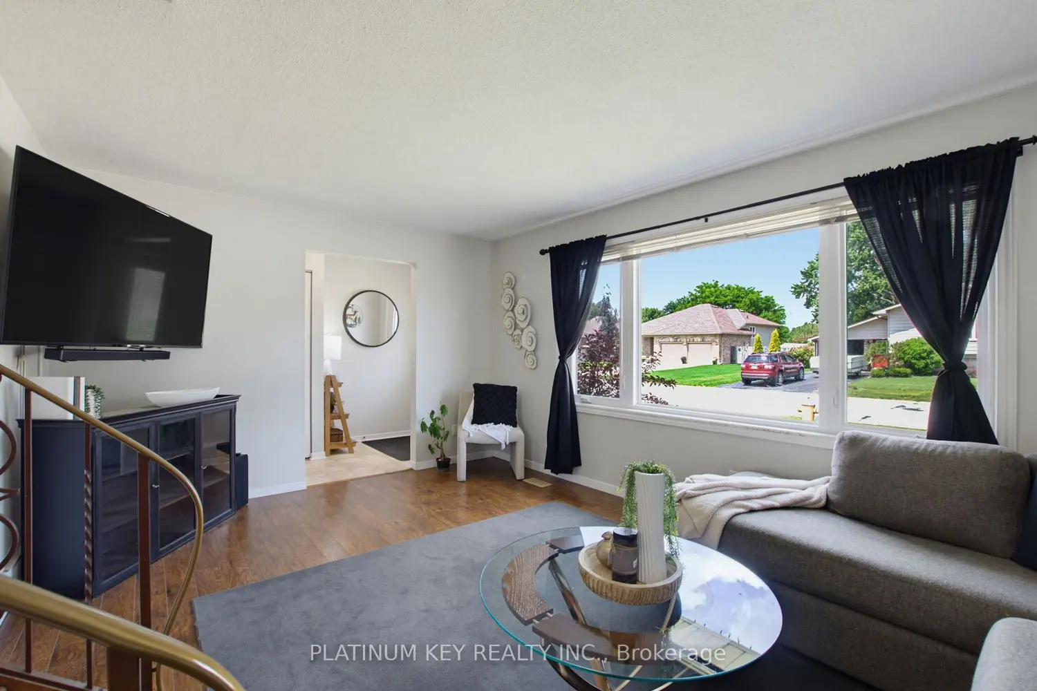 16 Sharpe Drive photo 5