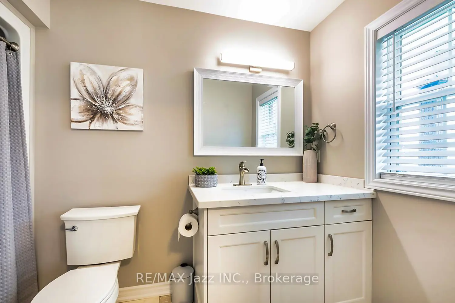 706 Ontario Street photo 3