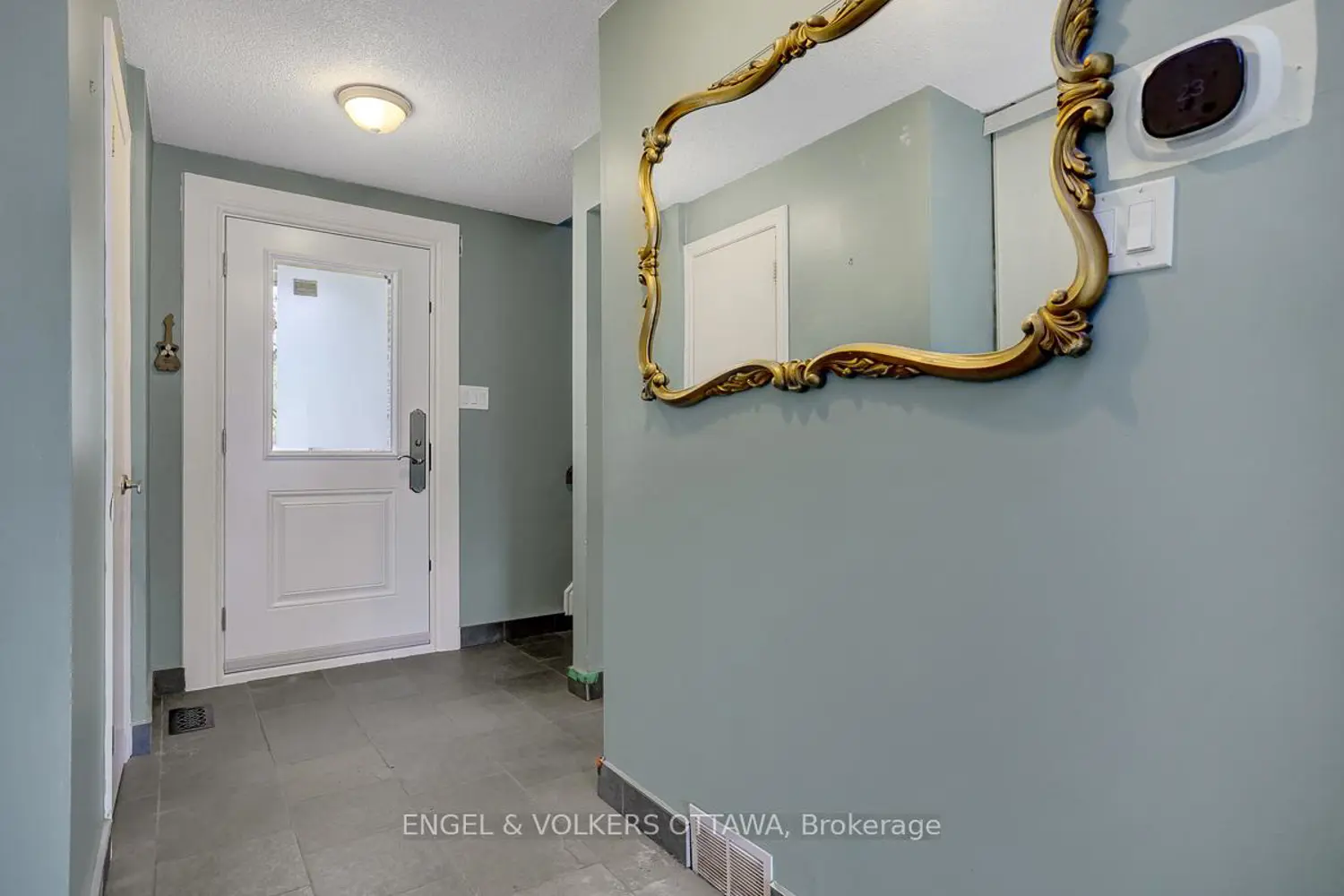 1844 Prestwick Drive photo 2