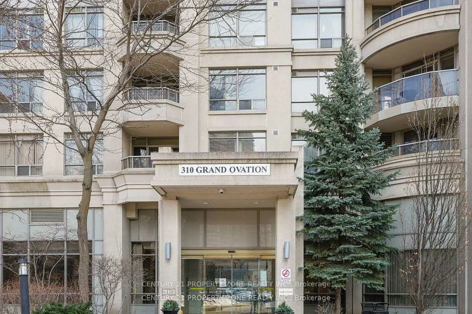 310 Burnhamthorpe Road 1703 photo 2