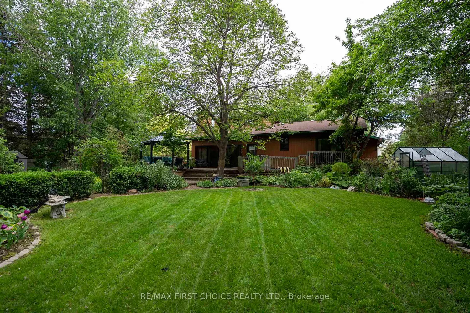 2100 Whitegates Drive photo 4