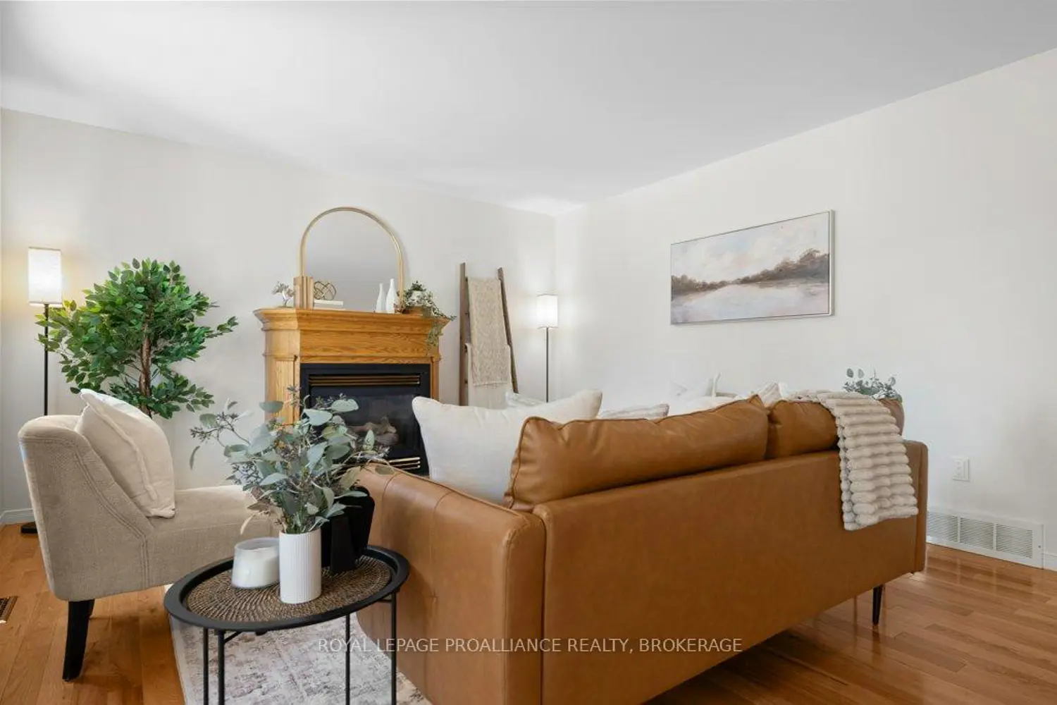 944 Ringstead Street photo 4