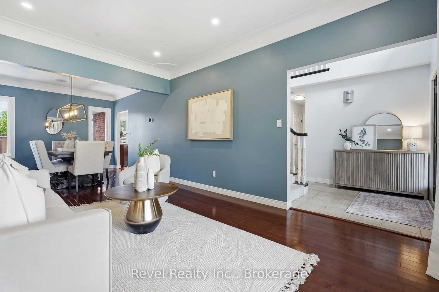 58 Zeller Drive photo 4