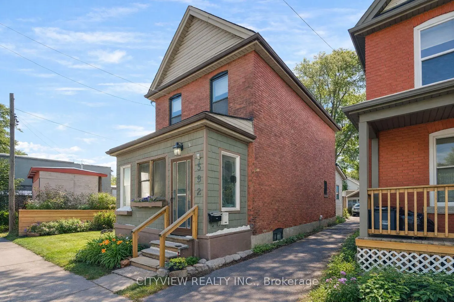 382 Beach Road photo 3