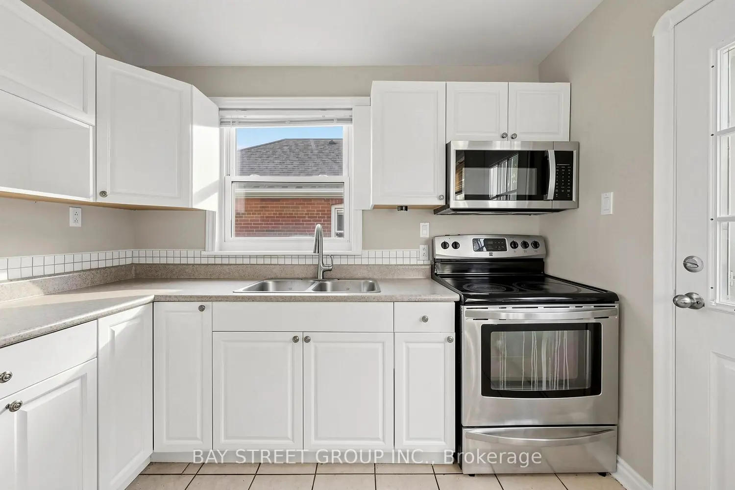 26 Innismore Crescent photo 5