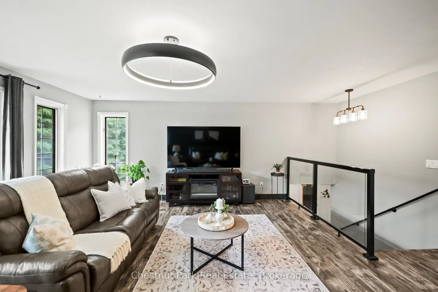 802 Williamsport Road photo 3
