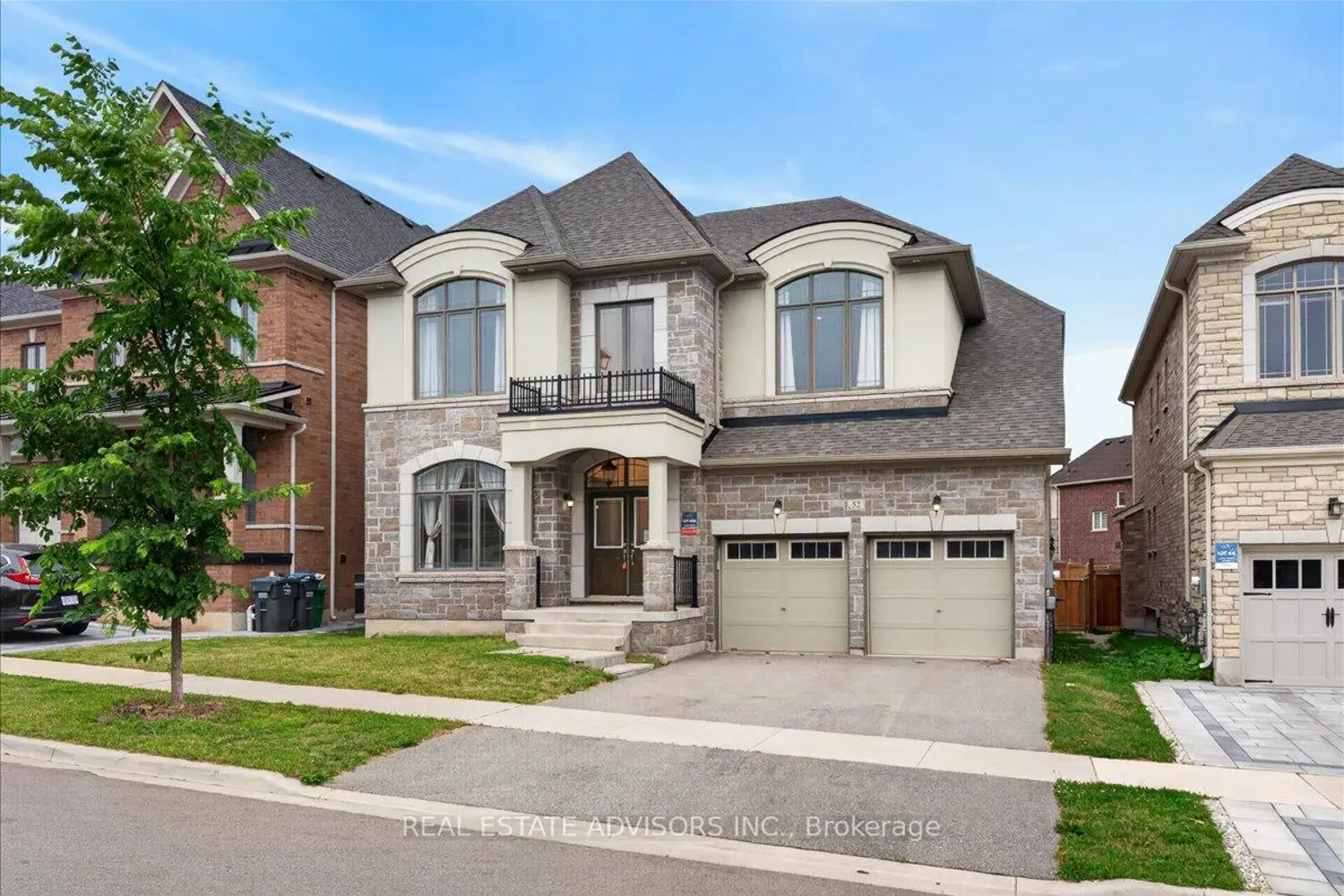 52 Daisy Meadow Crescent photo 2