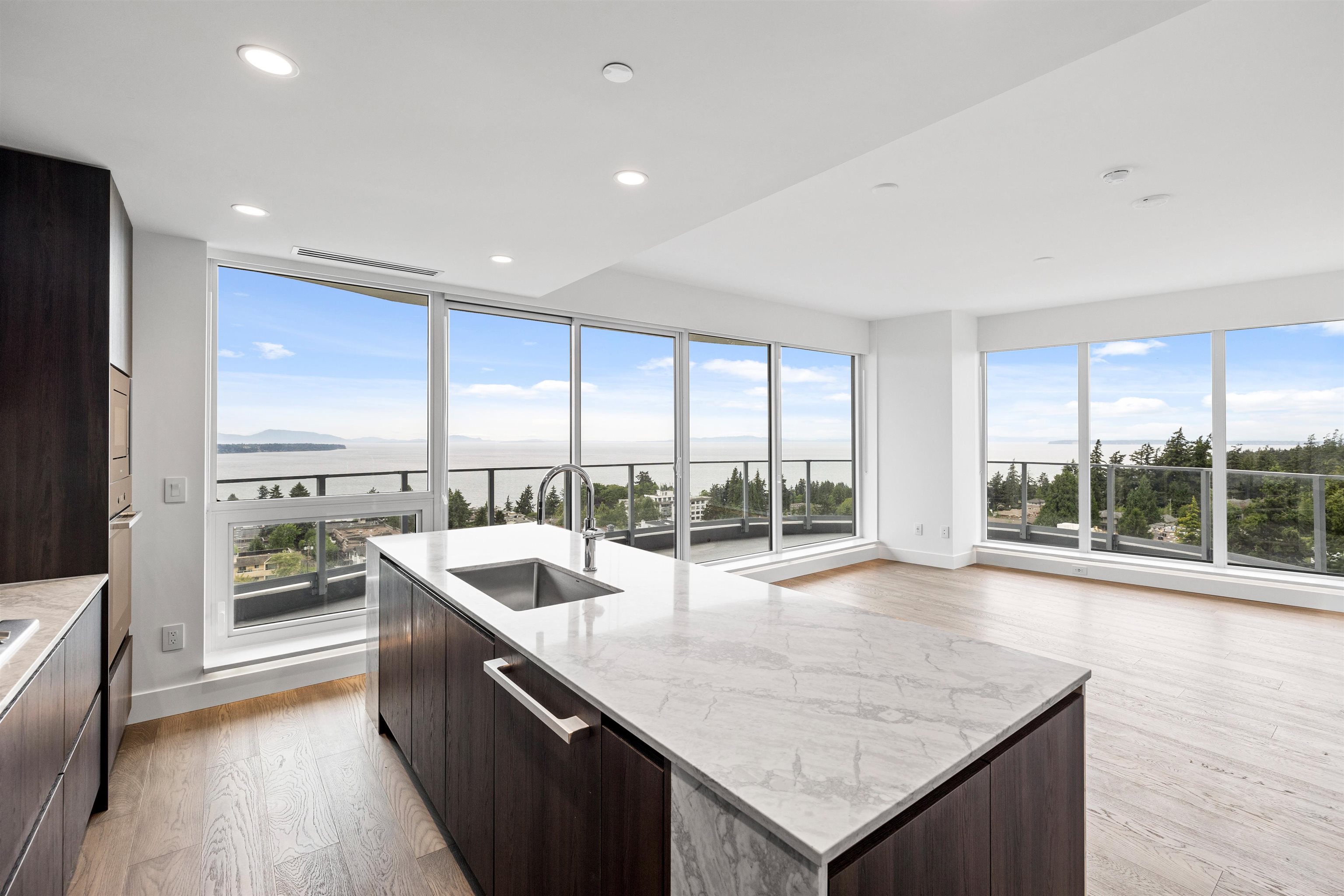 1005-1475 Foster Street, White Rock, BC, V4B 0C9
