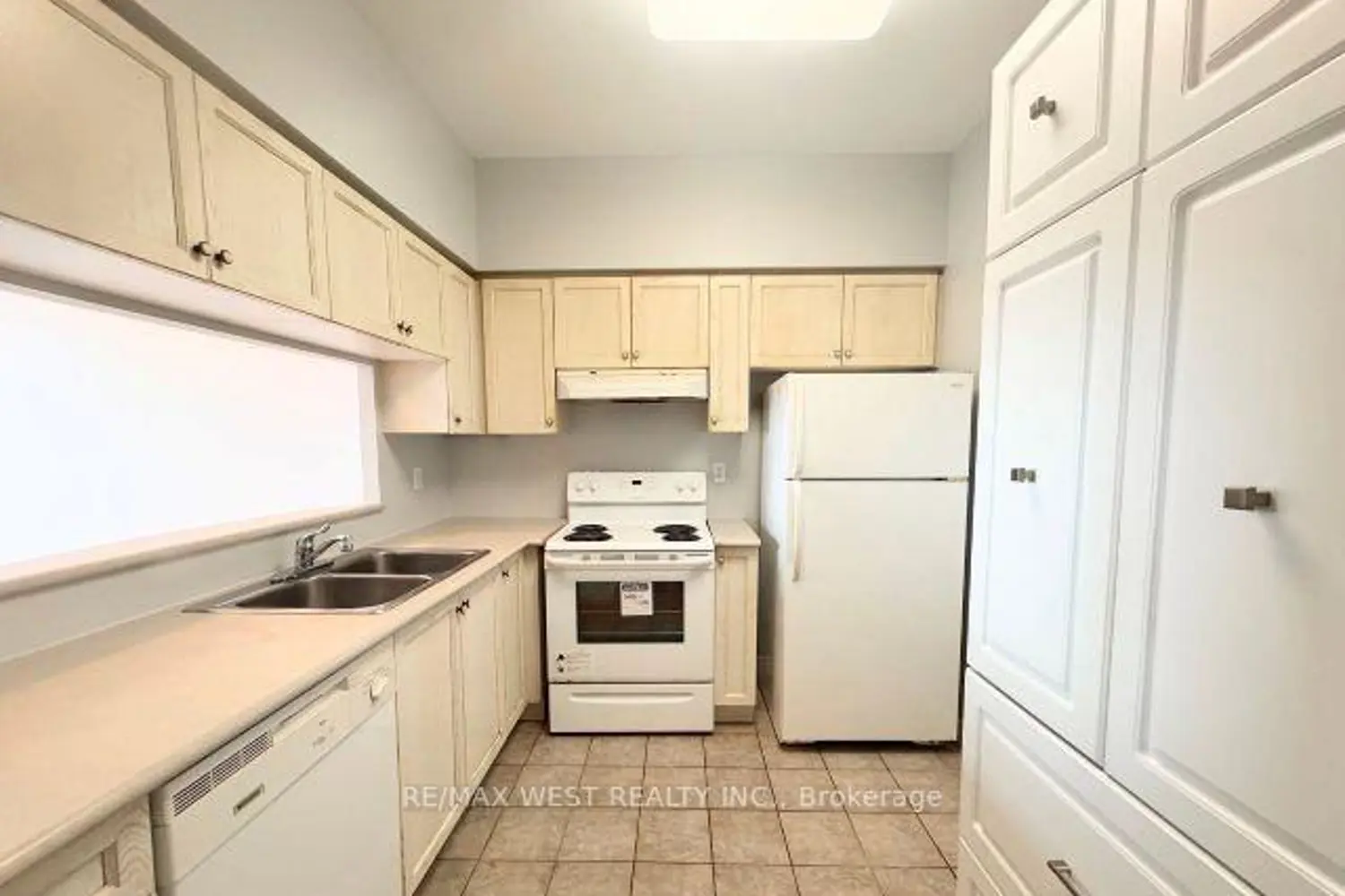 1700 Eglinton Avenue Ph7 photo 2