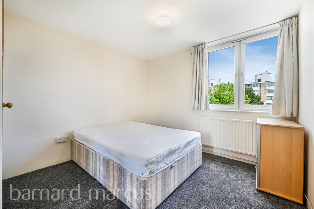 3 bed flat for saleWinterfold Close, London SW19 photo 5