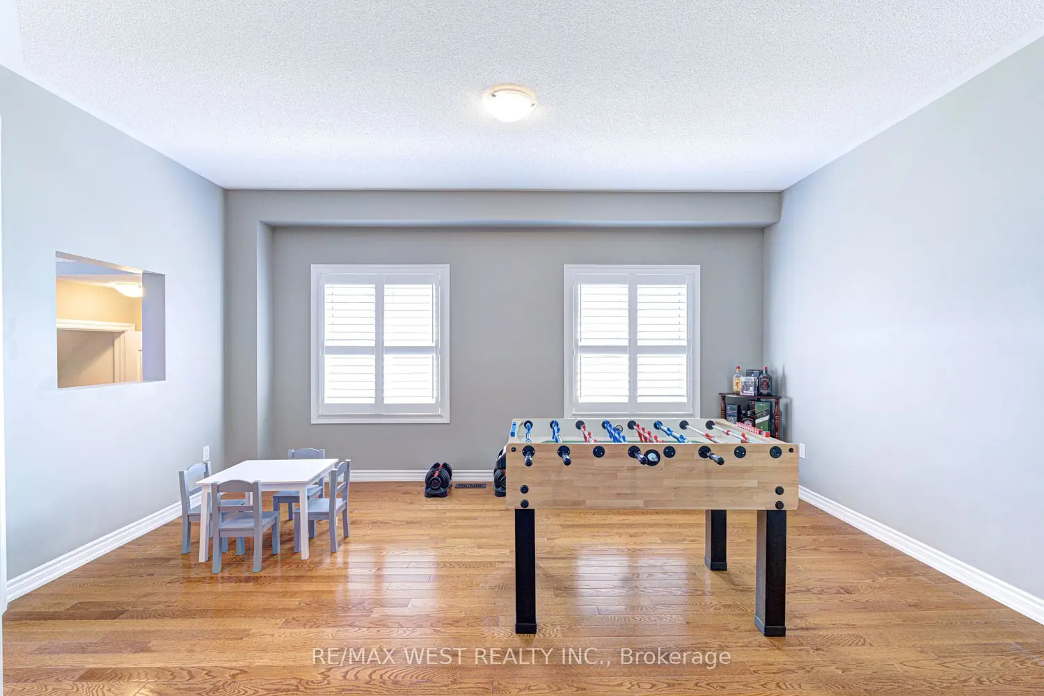 108 Decarolis Crescent photo 5