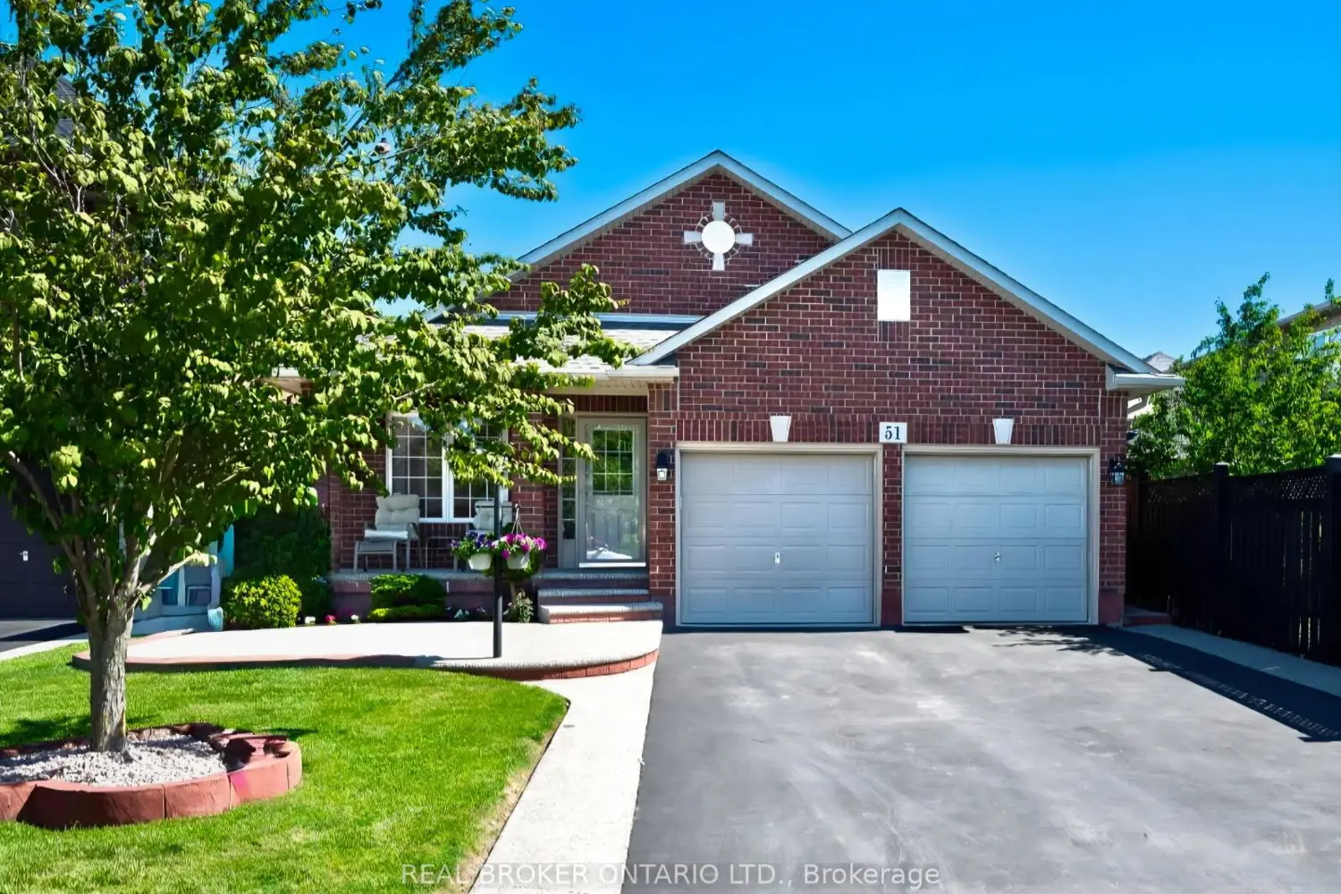 51 Sundance Crescent