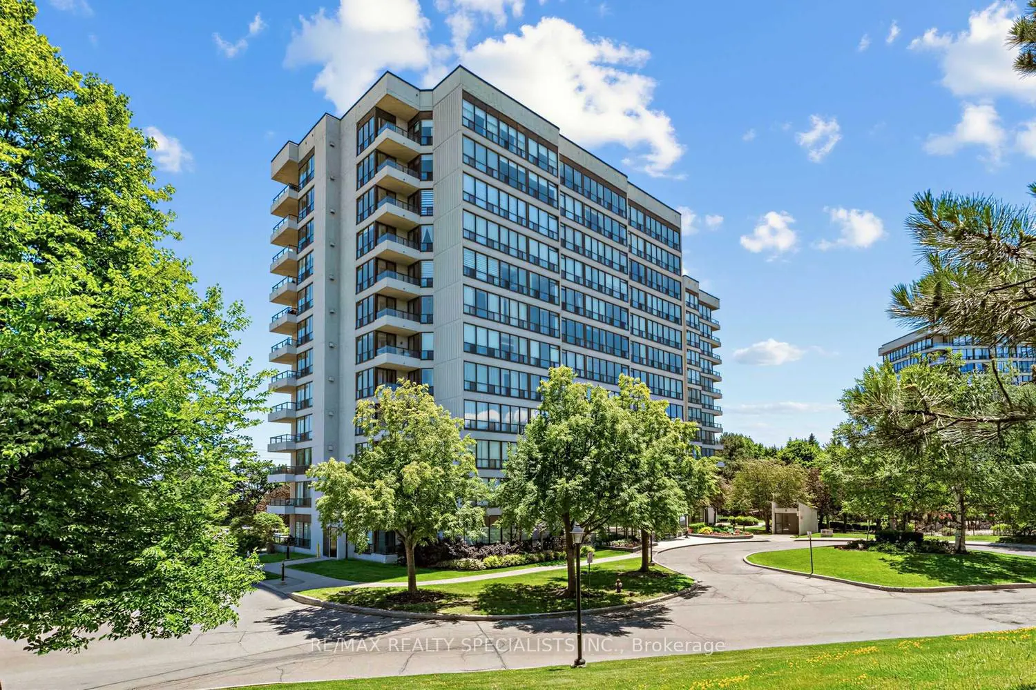 10 Laurelcrest Street 1006