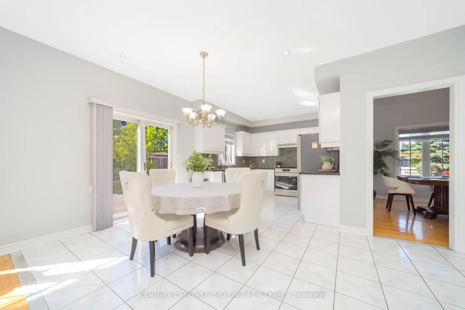 753 Envoy Drive photo 4