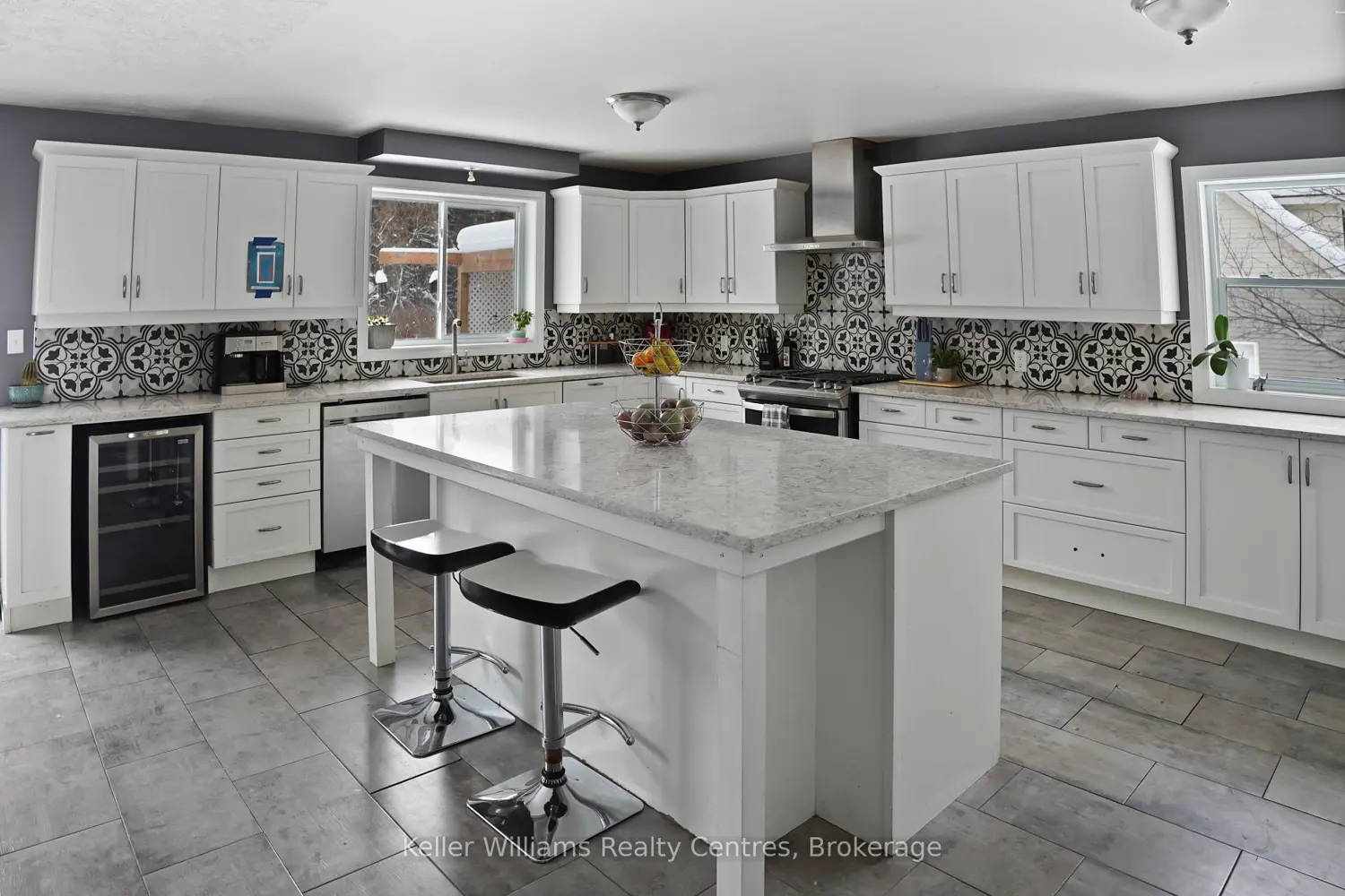 27 Pine Tree Drive photo 5