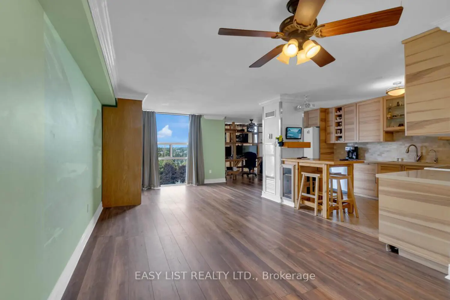 20 Harding Boulevard 810 photo 4