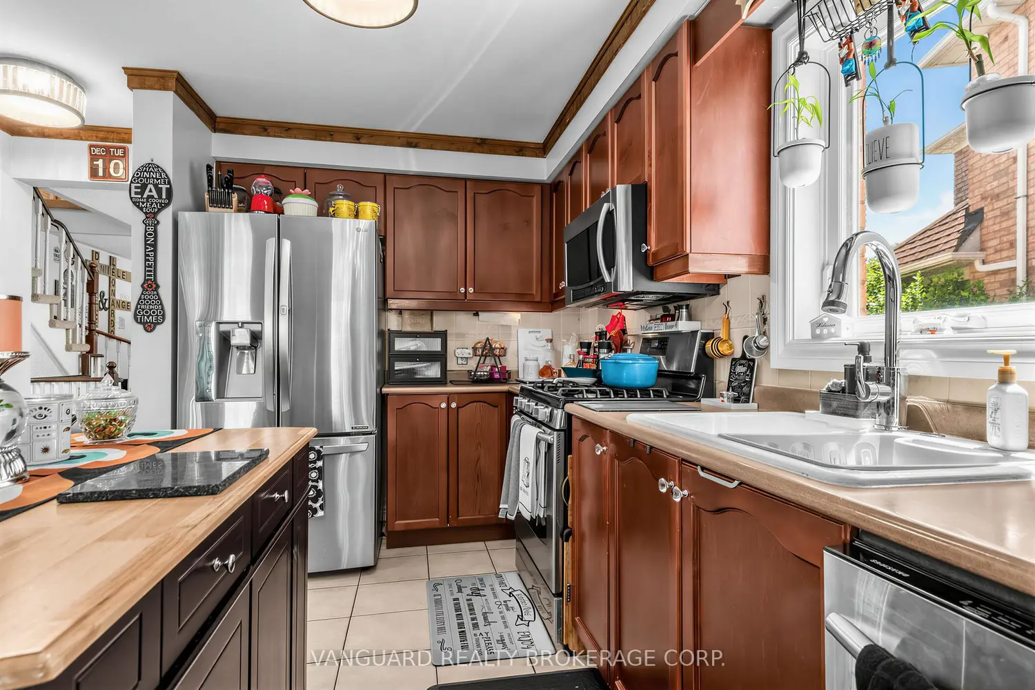 111 Grapevine Road photo 4